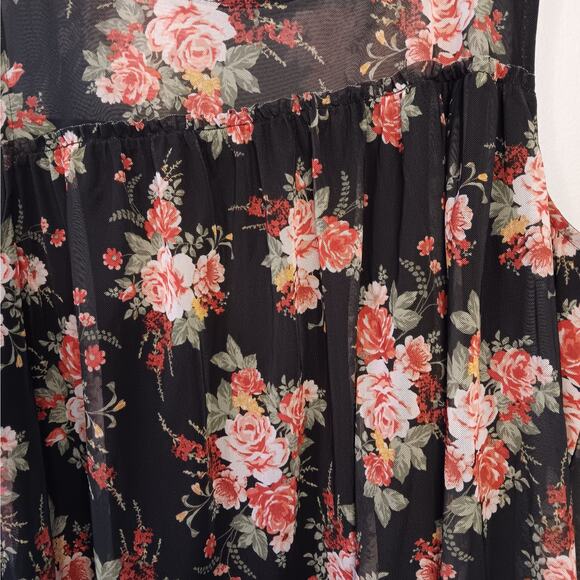 EUC Bobbie Brooks Size 3X Black With Roses Overlay Sleeveless Top Feminine - Picture 2 of 5